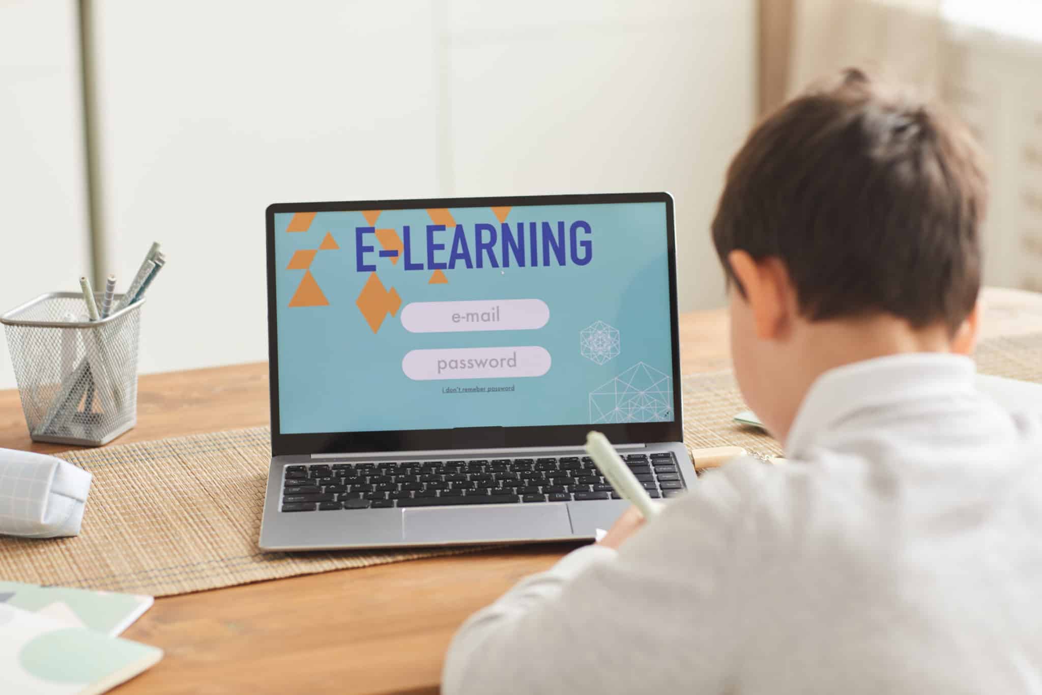 what-is-the-difference-between-elearning-and-lms-honors-wp